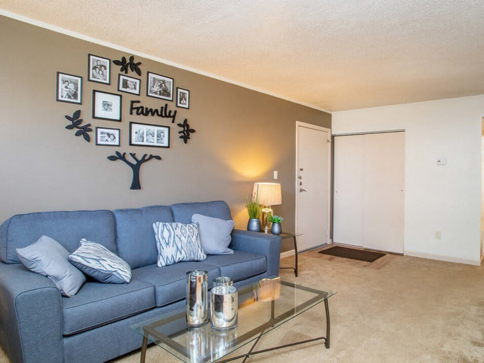 Bloomington Apartment Photos Arbors at Eastland